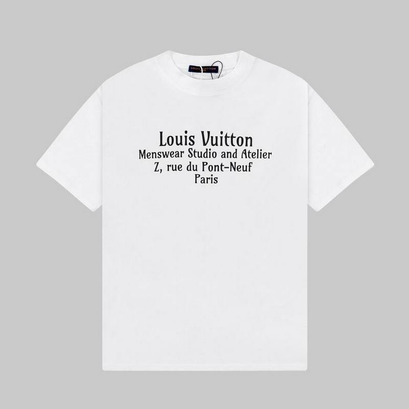 Louis Vuitton Men's T-shirts 124